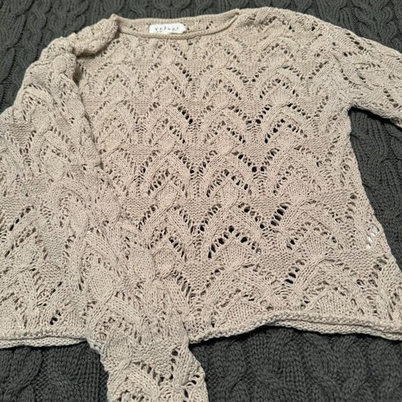 New XS Velvet by Graham & Spencer Crochet Short Sweater Natural Raffia Gray - Picture 1 of 4